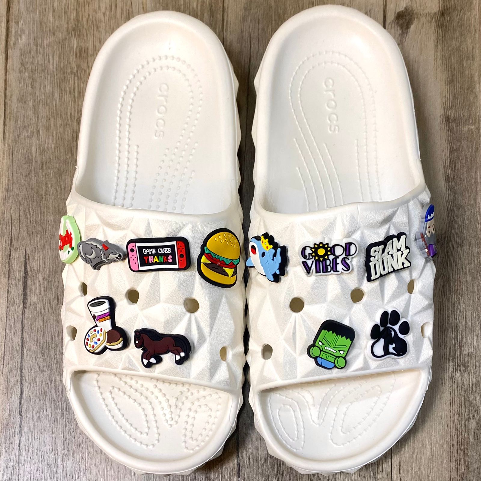 Dép Crocs Classic Geometric V2 HN2 White